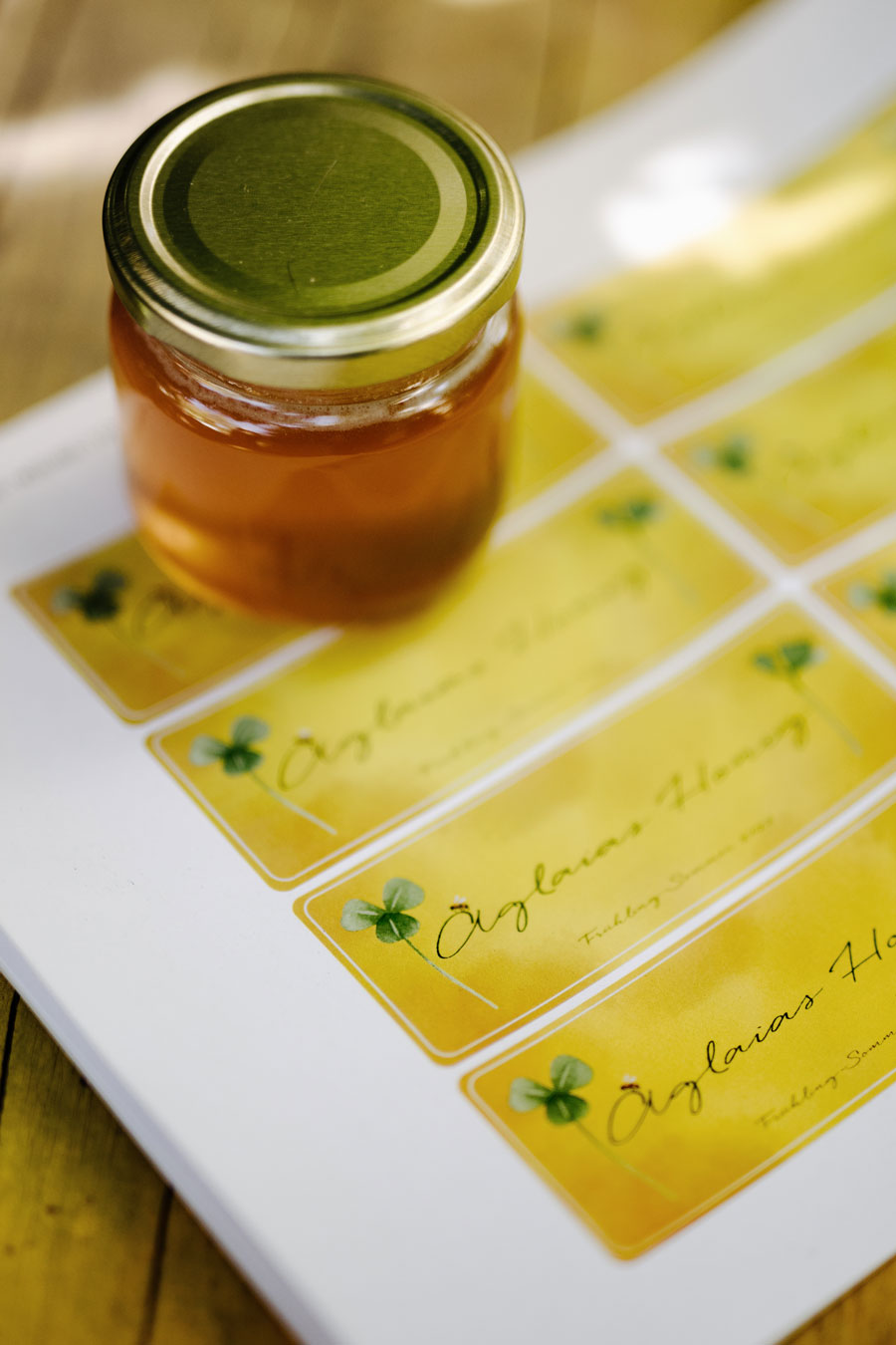 Honigetiketten, Etiketten, Honiglabel, Honigglas, Strohbeute, Einraumbeute, Mellifera, Honigernte, wesensgemäße Bienenhaltung